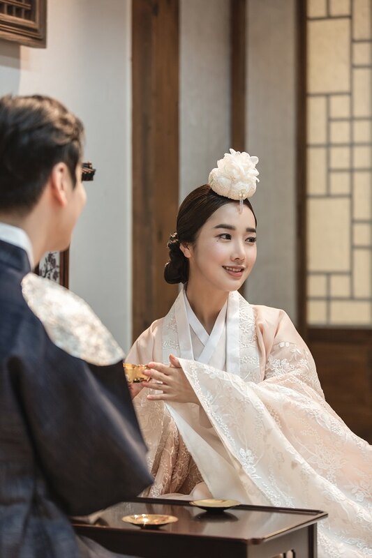 먹빛 신랑 살구빛 신부한복