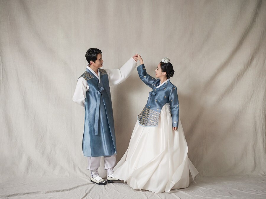What a Hanbok Is Made Of